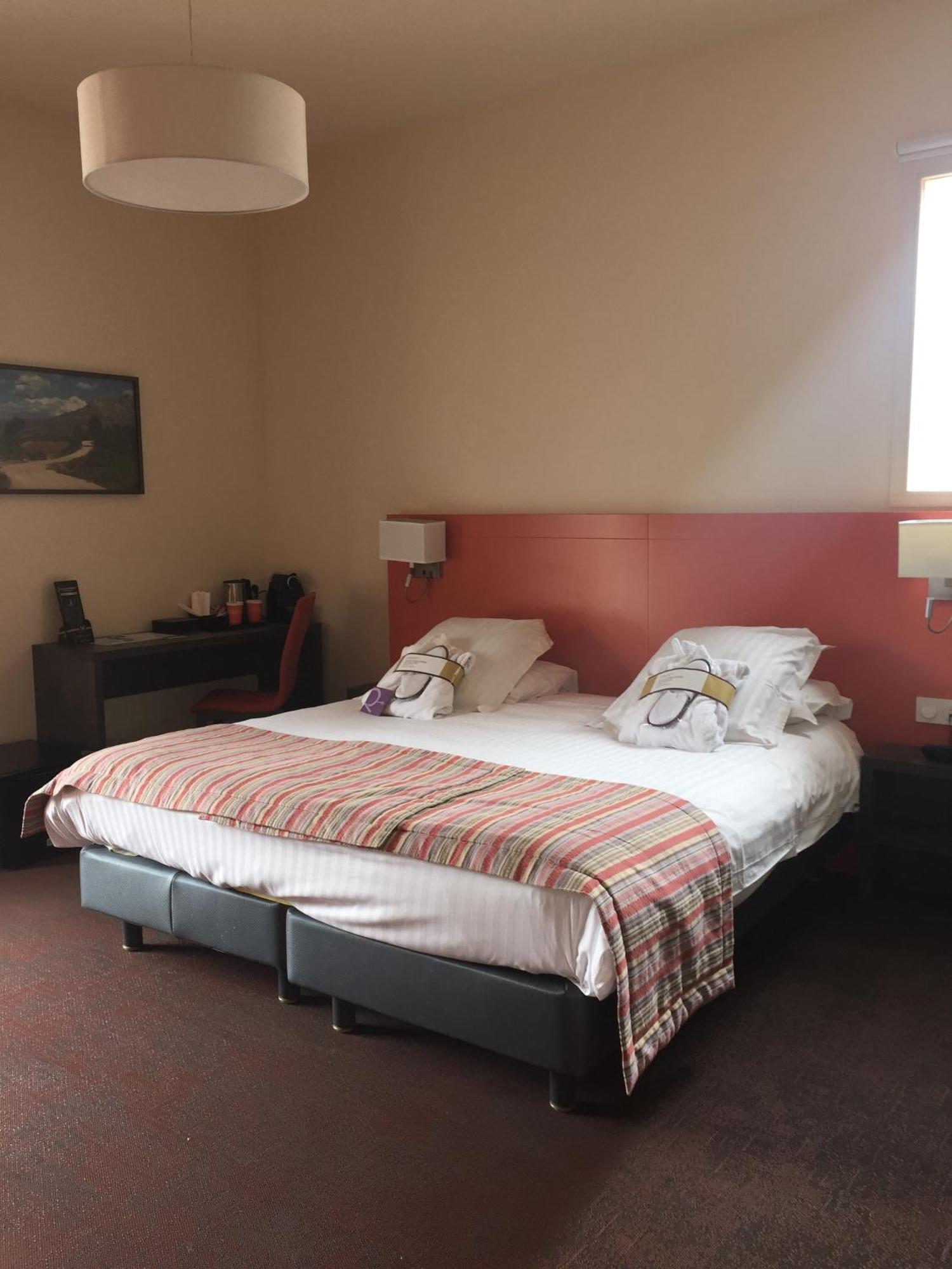 Mercure Aix-En-Provence Sainte-Victoire Châteauneuf-le-Rouge الغرفة الصورة
